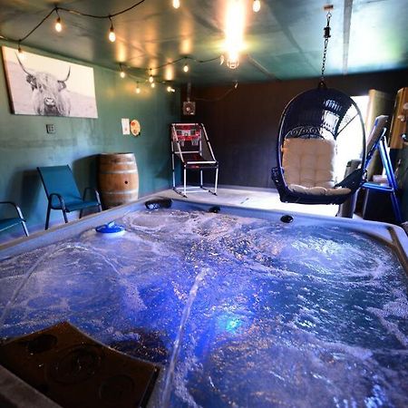 הינקלי Cozy Cabin With Hottub At Cloverdale Cabins מראה חיצוני תמונה