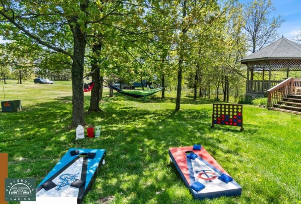 הינקלי Cozy Cabin With Hottub At Cloverdale Cabins מראה חיצוני תמונה