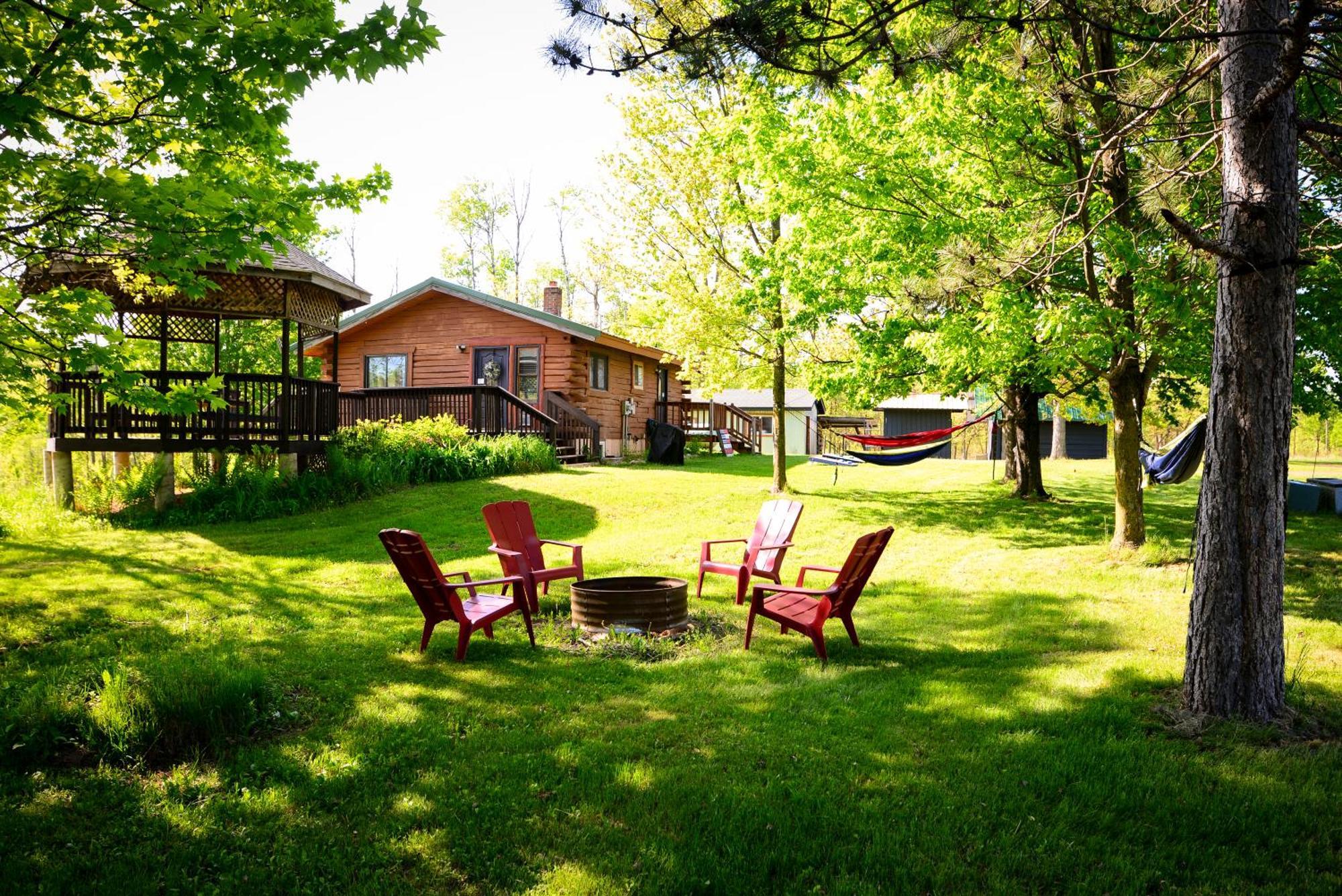 הינקלי Cozy Cabin With Hottub At Cloverdale Cabins מראה חיצוני תמונה