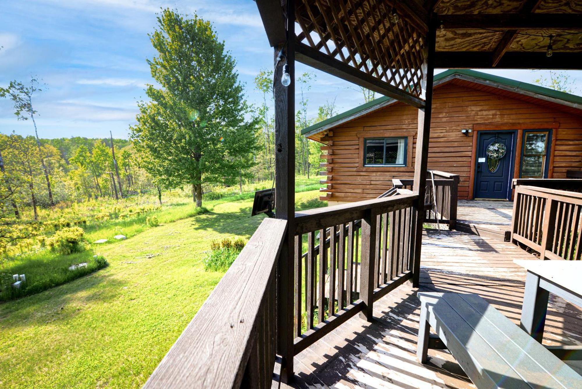 הינקלי Cozy Cabin With Hottub At Cloverdale Cabins מראה חיצוני תמונה